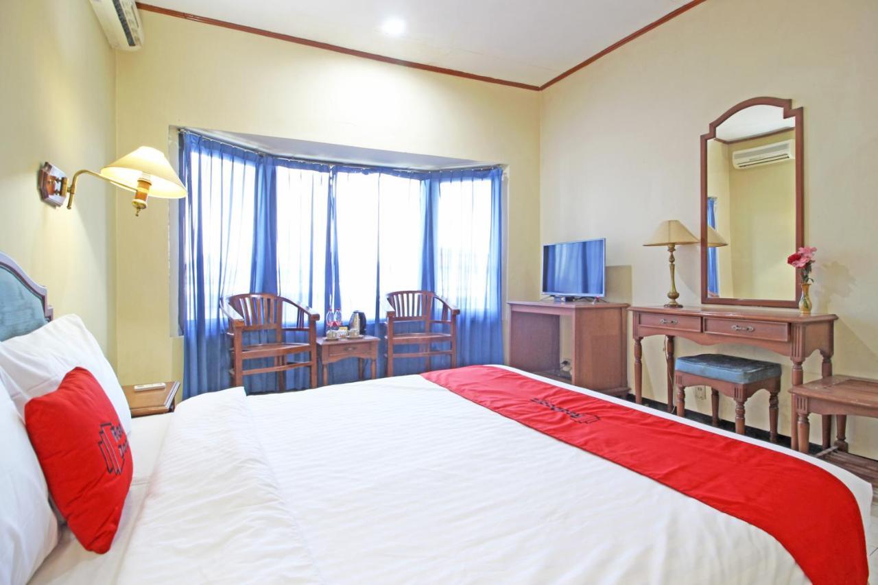 Отель Reddoorz Near Malioboro Tugu Station Jogja Джокьякарта Экстерьер фото